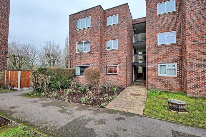 1 Bedroom Apartment For Sale In Broadmeads, Ware, SG12