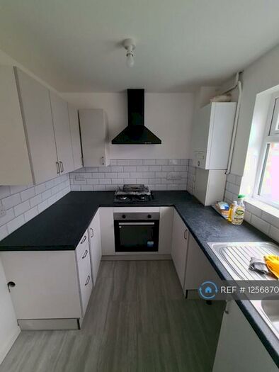 2 Bedroom Terraced House To Rent In Kingfisher Close, London, SE28