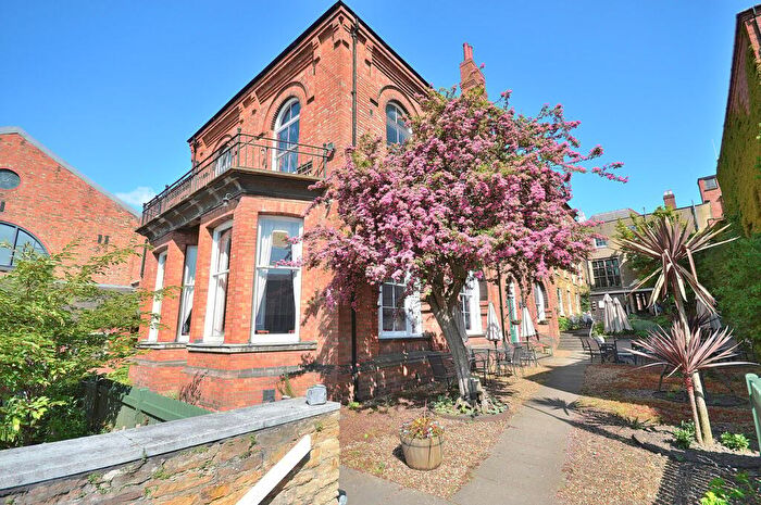 3 Bedroom Apartment To Rent In George Row, Northampton, NN1