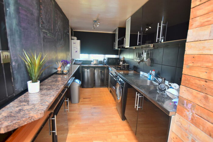 3 Bedroom Apartment To Rent In Exeter Place, S3