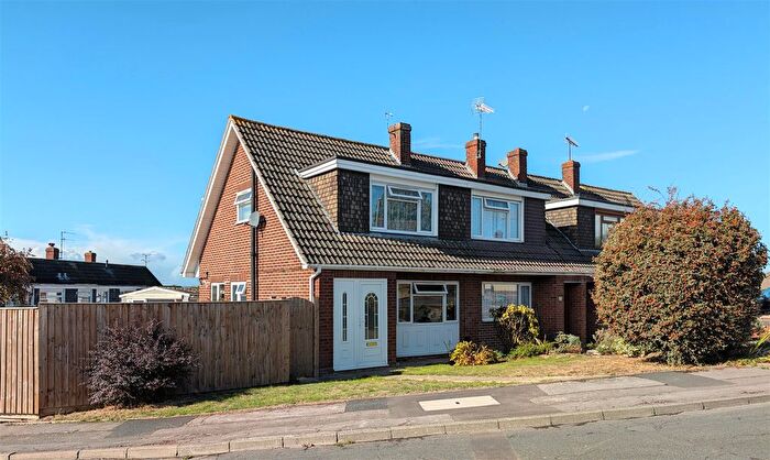 3 Bedroom End Terrace House For Sale In Thoresby Avenue, Tuffley, Gloucester, GL4