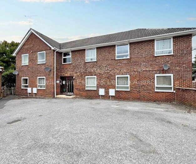 2 Bedroom Flat To Rent In Leigh Road, Wimborne, BH21