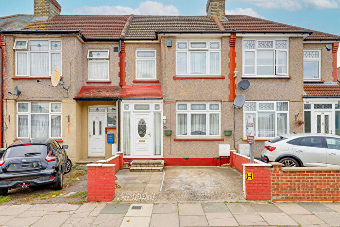 3 Bedroom House For Sale In Westmoor Road, Enfield, EN3