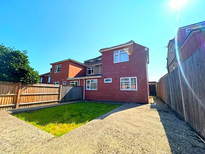 7 Bedroom Semi-Detached House To Rent In Ripstone Gardens, Southampton, SO17