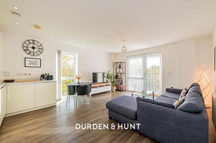 1 Bedroom Apartment For Sale In Gubbins Lane, Harold Wood, RM3