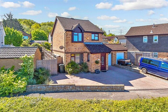 3 Bedroom Detached House For Sale In Harvest Way, Singleton, Kent, TN23