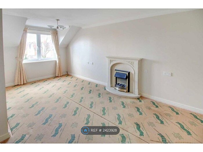 1 Bedroom Flat To Rent In Milward Court, Reading, RG2
