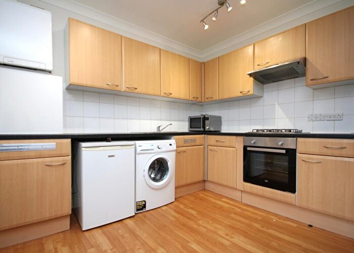 1 Bedroom Flat To Rent In Seven Sister Road, Finsbury Park, N7