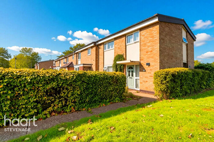 4 Bedroom End Of Terrace House For Sale In The Hawthorns, Stevenage, SG1