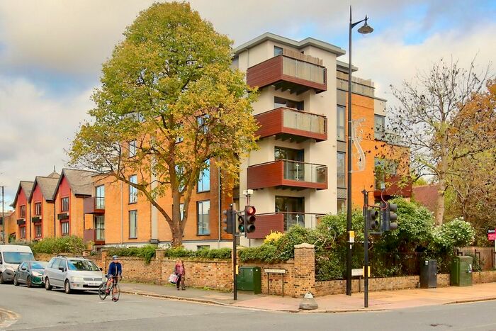 2 Bedroom Flat To Rent In Oadtrin Lodge, Trinity Road, Wimbledon, SW19