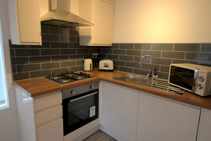 2 Bedroom Apartment To Rent In Mill Street, L8