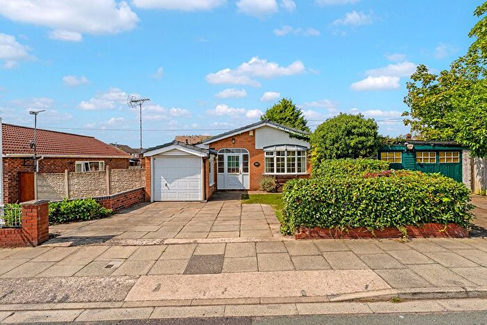 2 Bedroom Detached Bungalow To Rent In Hill View, Widnes, WA8