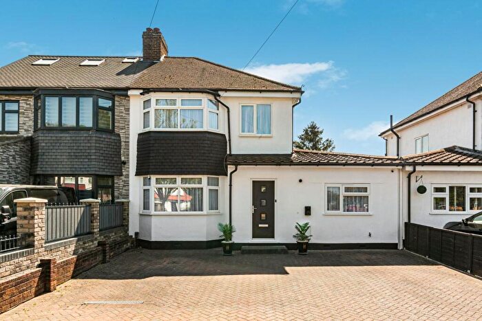 4 Bedroom Semi-Detached House For Sale In Bramble Road, Hatfield, AL10