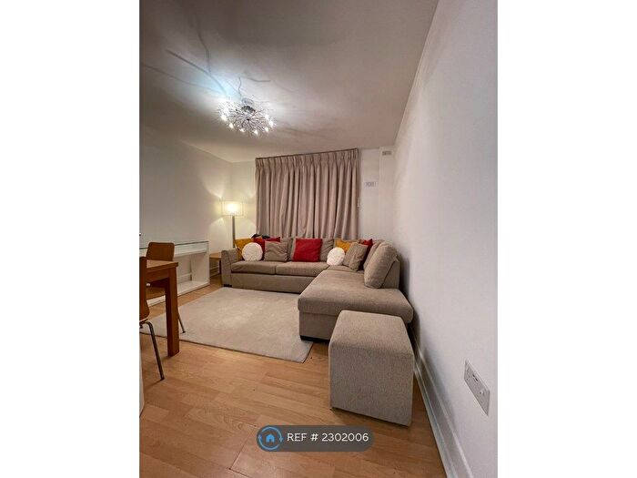 3 Bedroom Flat To Rent In Wales Farm Road, London, W3