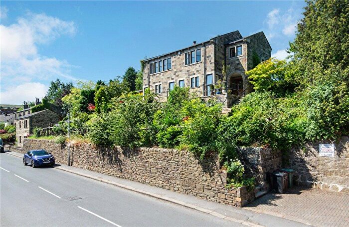 3 Bedroom Detached House For Sale In Station Road, Oxenhope, Keighley, West Yorkshire, BD22