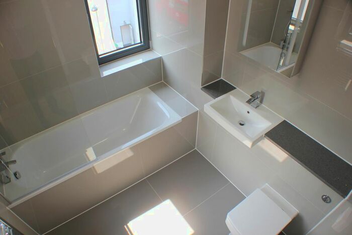 2 Bedroom Flat To Rent In Hillreach, Woolwich, SE18