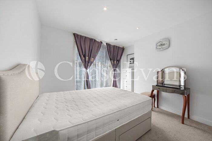 1 Bedroom Flat To Rent In Pan Peninsula Square, Canary Wharf, London, E14