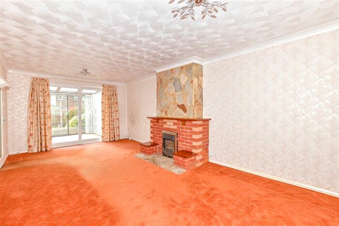 3 Bedroom Semi-detached House For Sale In Parkhouse Farm Way, Havant, Hampshire, PO9