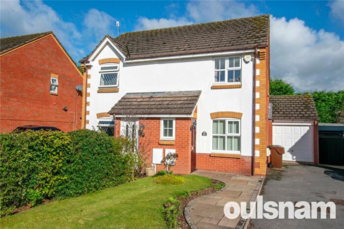 2 Bedroom Semi-Detached House To Rent In Blackwood Road, Bromsgrove, Worcestershire, B60