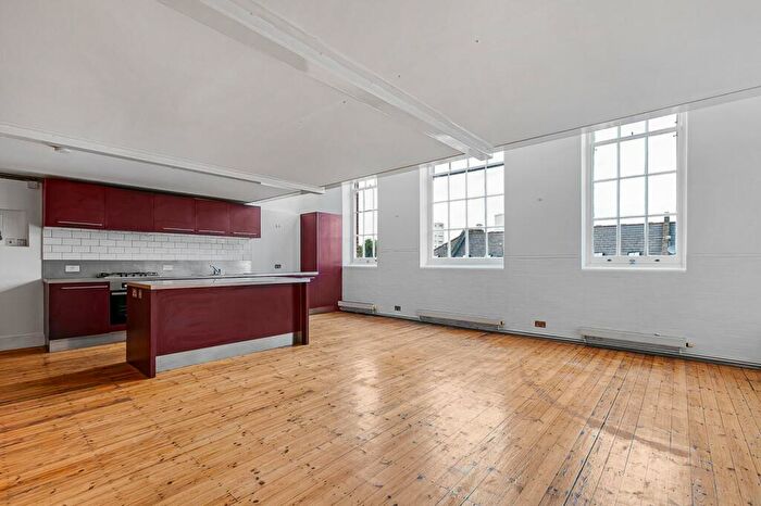 2 Bedroom Apartment To Rent In Bramshaw Road, London, E9