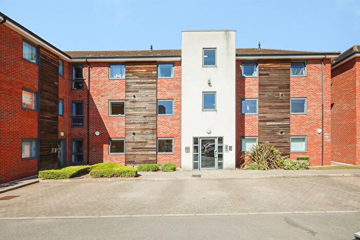 2 Bedroom Flat For Sale In Mere Lane, Armthorpe, Doncaster, DN3