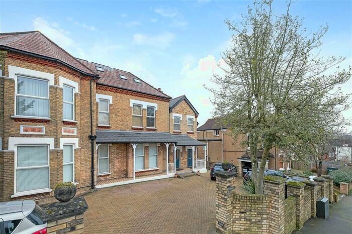 1 Bedroom Apartment To Rent In Sylvan Hill, London, SE19