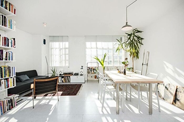 2 Bedroom Flat To Rent In Homerton High Street, Homerton, London, E9