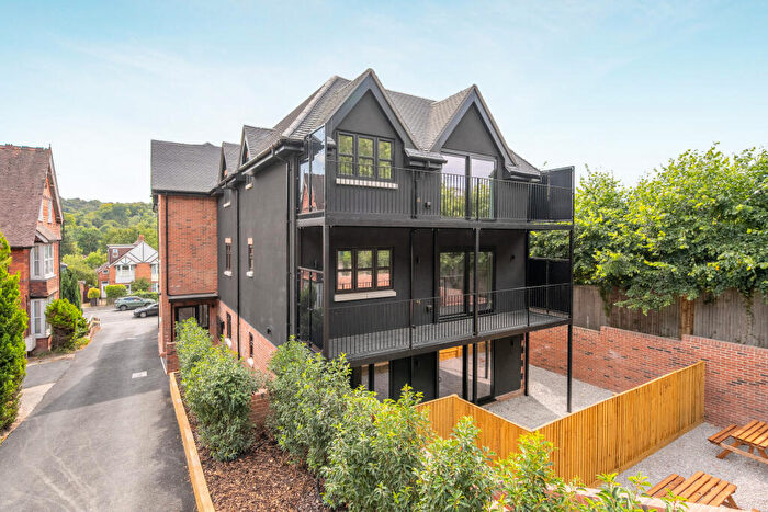 2 Bedroom Apartment To Rent In London Road, High Wycombe, Buckinghamshire, HP11