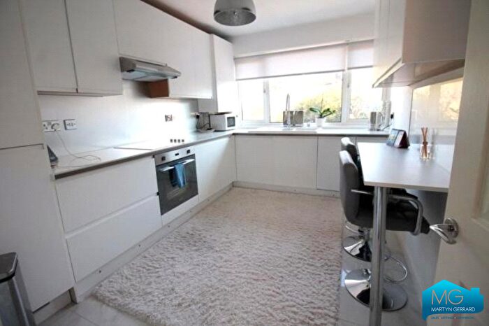 2 Bedroom Maisonette To Rent In Highfield Court, Southgate, London, N14