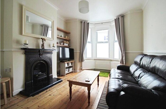 3 Bedroom Property To Rent In Westerham, London, Camden, NW1