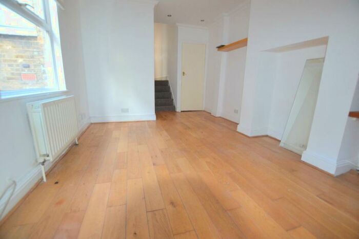 2 Bedroom Flat To Rent In Ecclesbourne Road, Thornton Heath, CR7