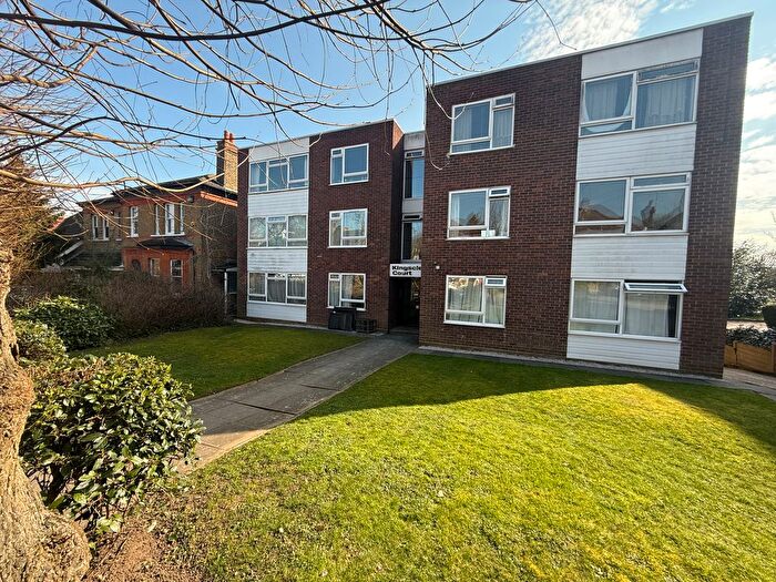 1 Bedroom Flat To Rent In Friern Park, London, N12
