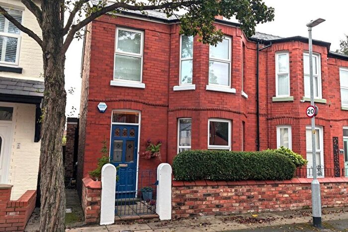 3 Bedroom Semi-detached House For Sale In Cambridge Drive, Crosby, Liverpool, L23