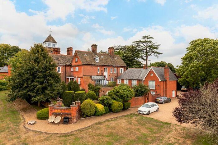 2 Bedroom Flat For Sale In Ranmore Common, Dorking, RH5