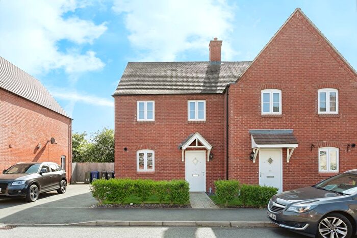 2 Bedroom Detached House For Sale In Blackhorse Drive, Old Stratford, Milton Keynes, Northamptonshire, MK19