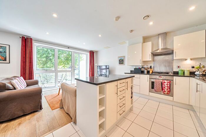 2 Bedroom Flat For Sale In Greenwich High Road, SE10