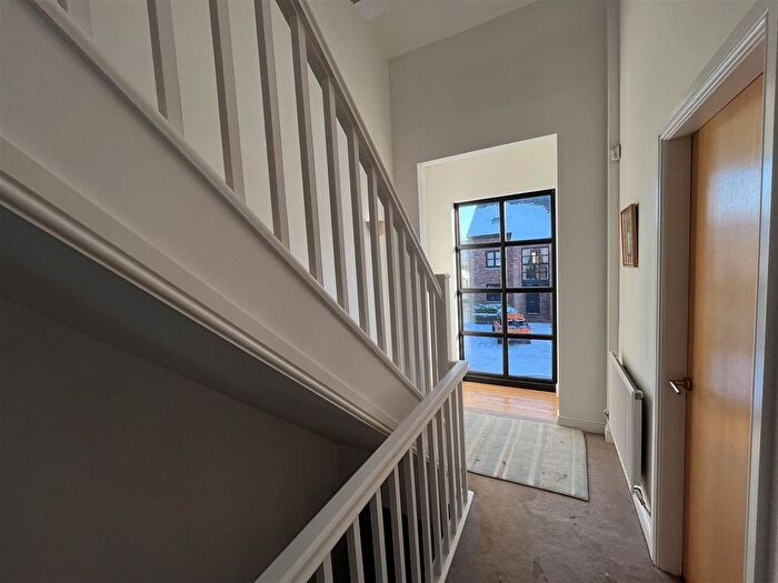 4 Bedroom Town House To Rent In Waterford Place, Heald Green, Cheadle, SK8
