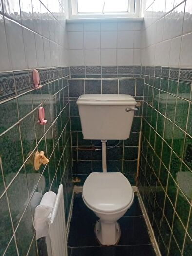 3 Bedroom Flat To Rent In Inglemere Road, London, SE23