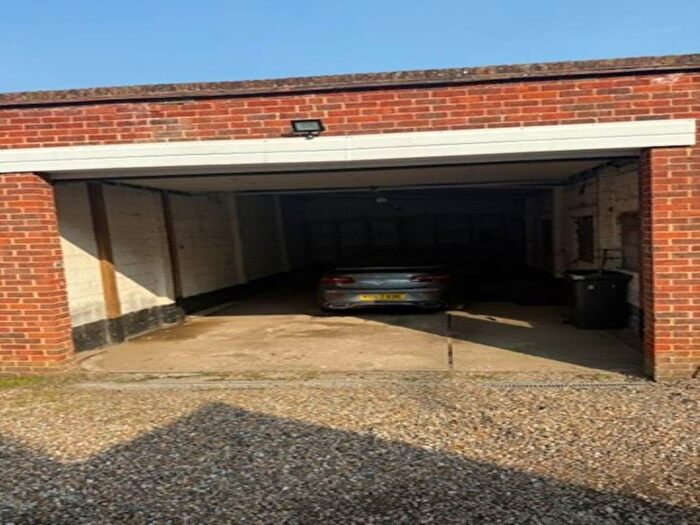 Garage / Parking To Rent In Brockenhurst Road, Ascot, SL5