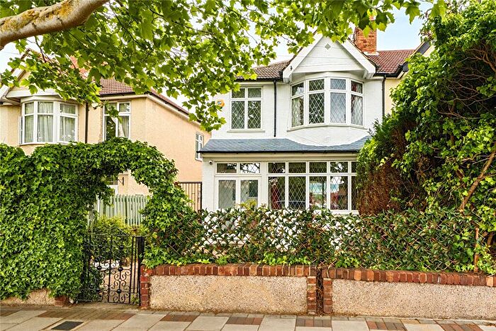 3 Bedroom End Of Terrace House For Sale In Upper Elmers End Road, Beckenham, BR3