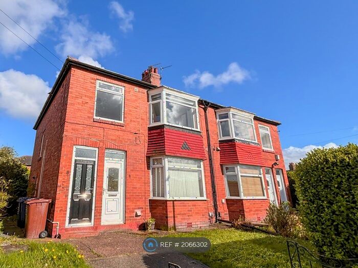 3 Bedroom Flat To Rent In Faldonside, Newcastle Upon Tyne, NE6