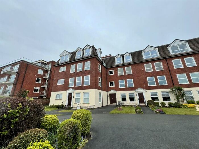 2 Bedroom Apartment For Sale In Glengarry, East Beach, Lytham, FY8