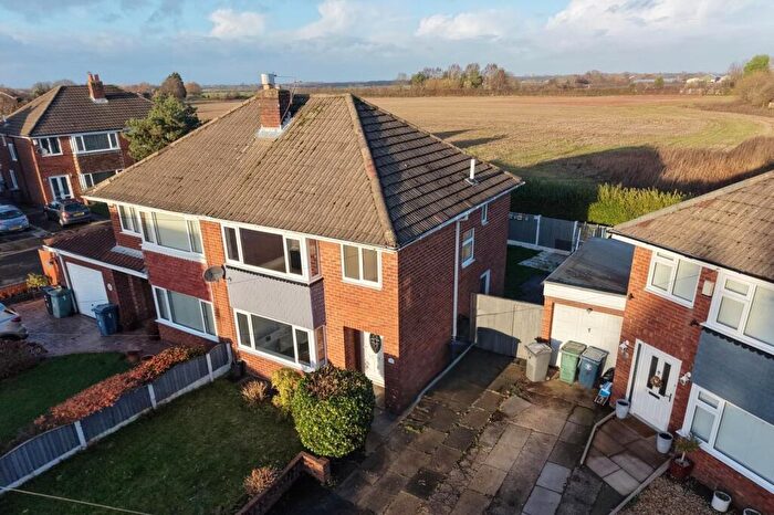 3 Bedroom Semi-Detached House To Rent In Willow Crescent Burscough, L40