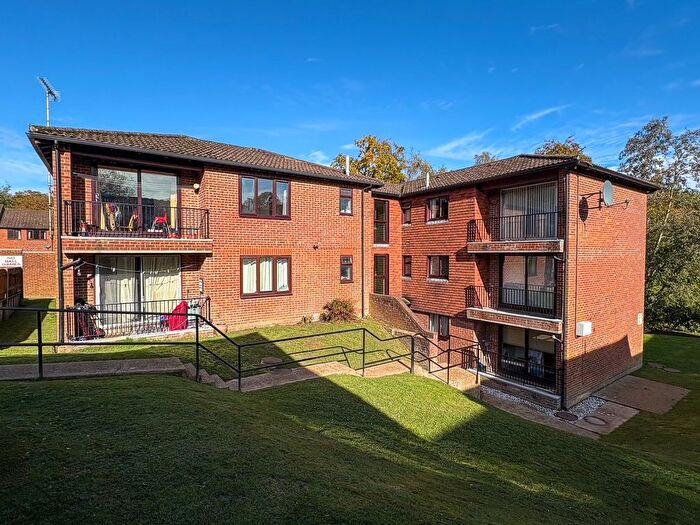 1 Bedroom Flat To Rent In Tollwood Park, Crowborough, TN6