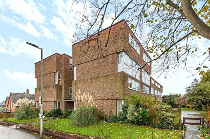 2 Bedroom Maisonette To Rent In Churchfields, London, E18