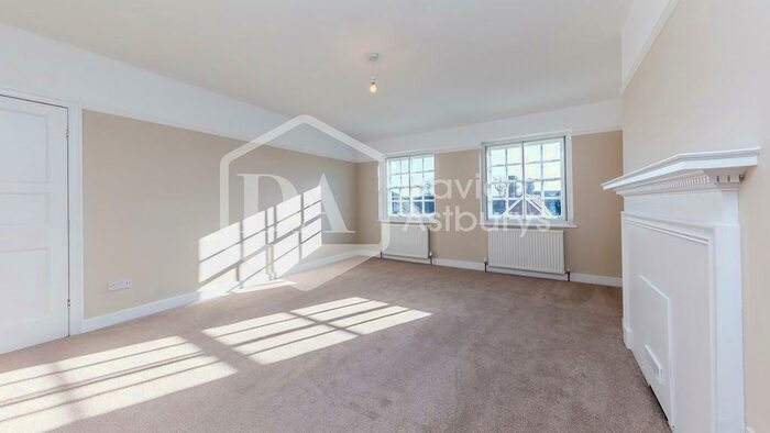 3 Bedroom Apartment To Rent In Fortis Green, Muswell Hill, London, N10