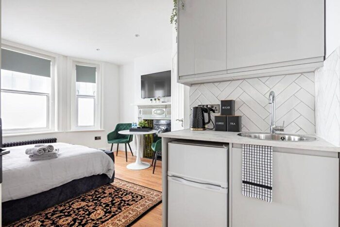 Flat To Rent In Crown Terrace, Cricklewood, NW2