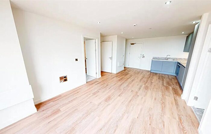 2 Bedroom Flat To Rent In Neasden, London, NW10