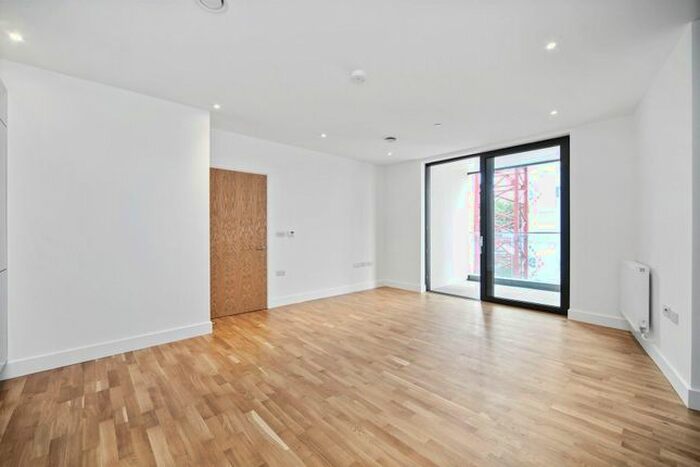 1 Bedroom Flat To Rent In Station Road, London, SE13