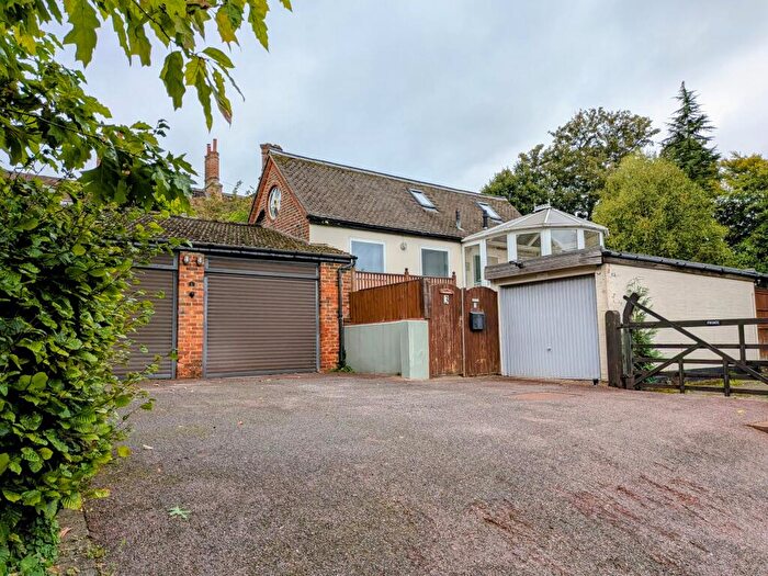 2 Bedroom Bungalow To Rent In Laglands Close, Reigate, RH2